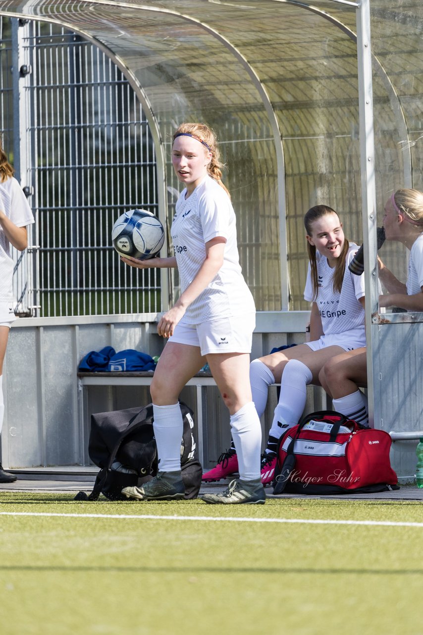 Bild 235 - wBJ Alstertal-Langenhorn - SV Henstedt-Ulzburg : Ergebnis: 4:1